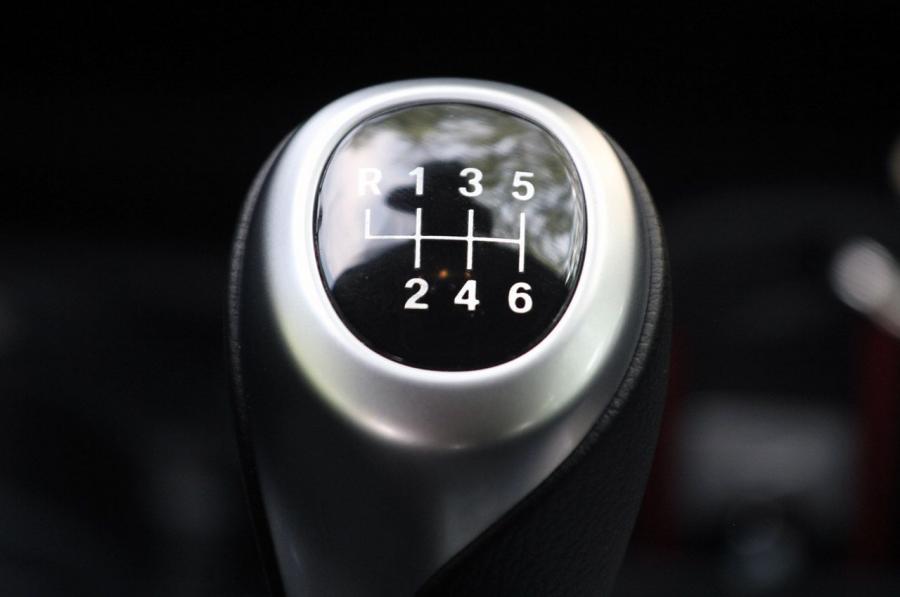  BMW 1-Series 5-Door 2012 года  (фото 18 из 57)